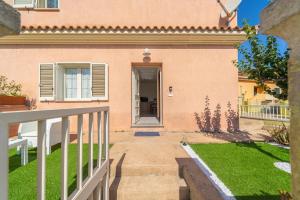 Apartment with garden img2