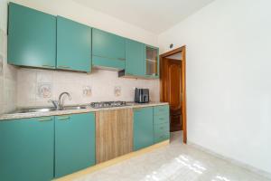 Apartment with garden img11