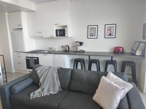 Moderni yksiö, parveke, parkki, palvelut