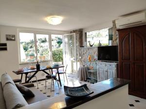 Tellaro, Tramonto sul Golfo