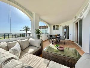 Beautiful apartment with golf and mountains view