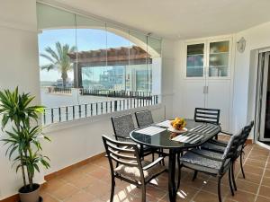 Beautiful apartment with golf and mountains view