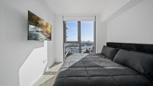 2-Bedr Downtown Miami Condo Bay Views