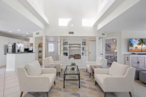 A Splash of Paradise I Waterfront 3 Bed Home on Marco Island - 4hvězdičkové hotely ve městě Marco Island