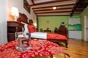 Antique Studio Oscar III