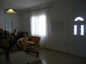 Villa with Sea View (4 Adults)