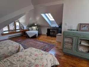 Cozy 2-Bedroom Downtown Apartment - Strathroy