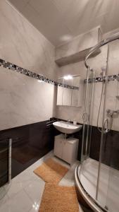 Wohnung Simmering neben U&S-Bahn