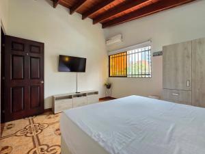 5StarHomes - Casa privada cerca al Estadio y la 70