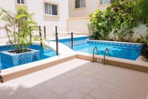Modern Condo, Just Steps to Mamitas Beach & 5th