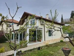 Къща за гости Спирката - Vikhren