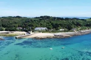The White House Hotel - Herm