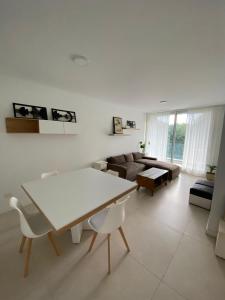 Complejo Prana, pileta, parilla, cine y gimnasio