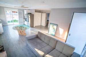 Charming New Beachside House up to 8 Beds!