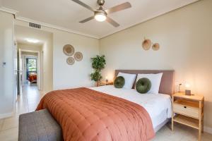 Luxury apartment Sunset Golf with spacious private garden & seaview