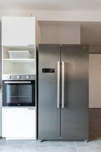 Charming New Beachside House up to 8 Beds!