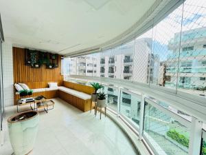 304 CM - LUXO COMPLETO em frente a praia 3Q Piscina