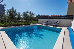 Villa Trapezium - private heated pool & table soccer