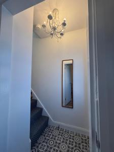 Stylish & Cozy 2-Bed Entire Home