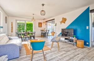Maisons de vacances L'effet mer Maison renovee lumineuse tout confort belle terrasse grand jardin clos sans vis a vis parking jeux pour enfants 5 mn a pied de la plage d'Asnelles et centre bourg - proche Bayeux au coeur des plages du debarquement : photos des chambres