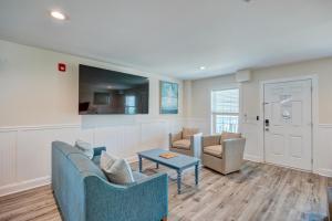 2001 King Pet Friendly, 2nd Floor Serenity