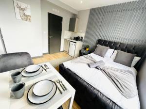 Holloways House - NO 37 - Bright & Cozy Escape Studios