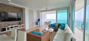 Hermoso Apartamento frente al mar, 4 habitaciones - Apto 801