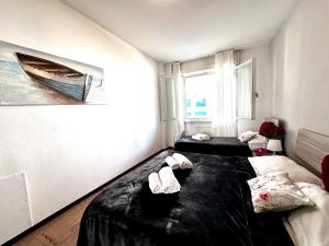 Bay Watch apartment by the sea