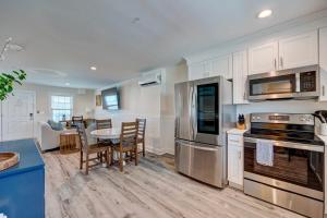 2005 Queen Suite, 2nd Floor Surfside