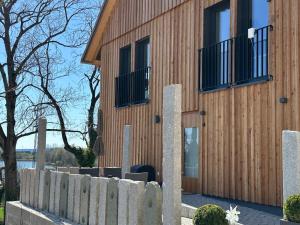 Ferienwohnung mit See und Alpenblick