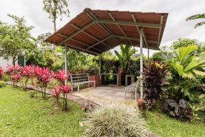 Gamboa Cabin - Delightful Couples Vacation Cabin