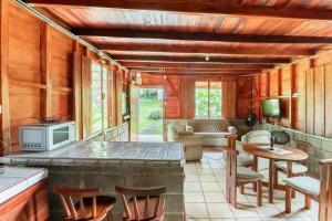 Gamboa Cabin - Delightful Couples Vacation Cabin