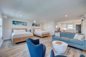 2006 Queen Suite, 2nd Floor Cove