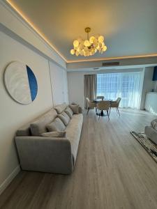 White Titanic Studio Premium