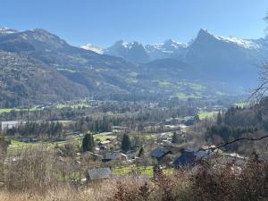 Chalet, vue sur la vallée, Domaine skiable Grand Massif