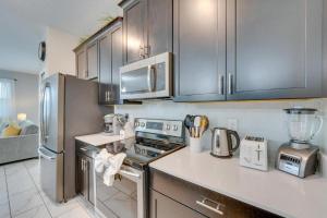 Newer 5 bedrooms home in Champions gate