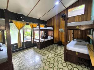 Hostel Casa de las Palmas Tours