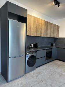 Lux Level 4 Penthouse Tower 206