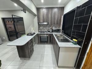 Durban Holiday Apartments by Mieli Estates , Unit 6