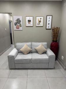 Durban Holiday Apartments by Mieli Estates , Unit 6