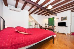 Retro Studio Oscar I