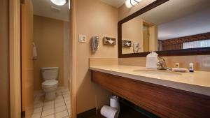 Queen Room with Two Queen Beds room in Best Western Seven Seas