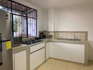 Apto Terminal Loja, equipado completamente, WiFi y otros