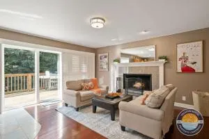 Chic Lake Geneva Retreat Spring & Summer Getaway Near Lake & Golf - Harvard