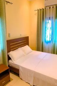 Michou Apparts - 金沙萨