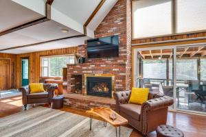 Haverhill Mtn Retreat Hike, Ski, Relax in Hot Tub