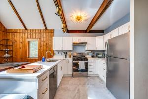 Haverhill Mtn Retreat Hike, Ski, Relax in Hot Tub