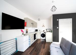 Open Mind Property - HotTub & 1 Double Bed