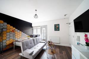 Open Mind Property - HotTub & 1 Double Bed