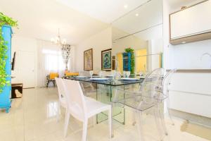 Av Atlântica Sacada c vista mar em BC BW8355